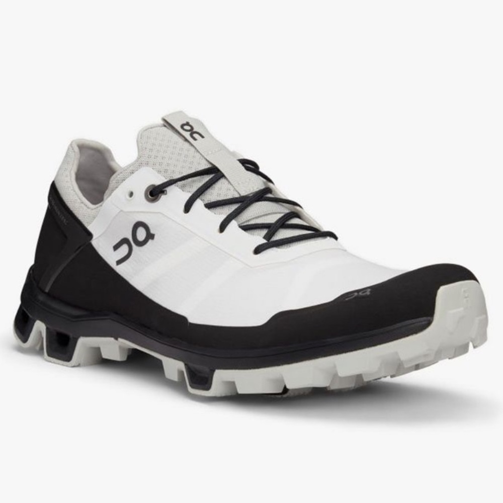 On Running Cloudventure 'Peak
White Black' men size 10.5 new women 12 unisex